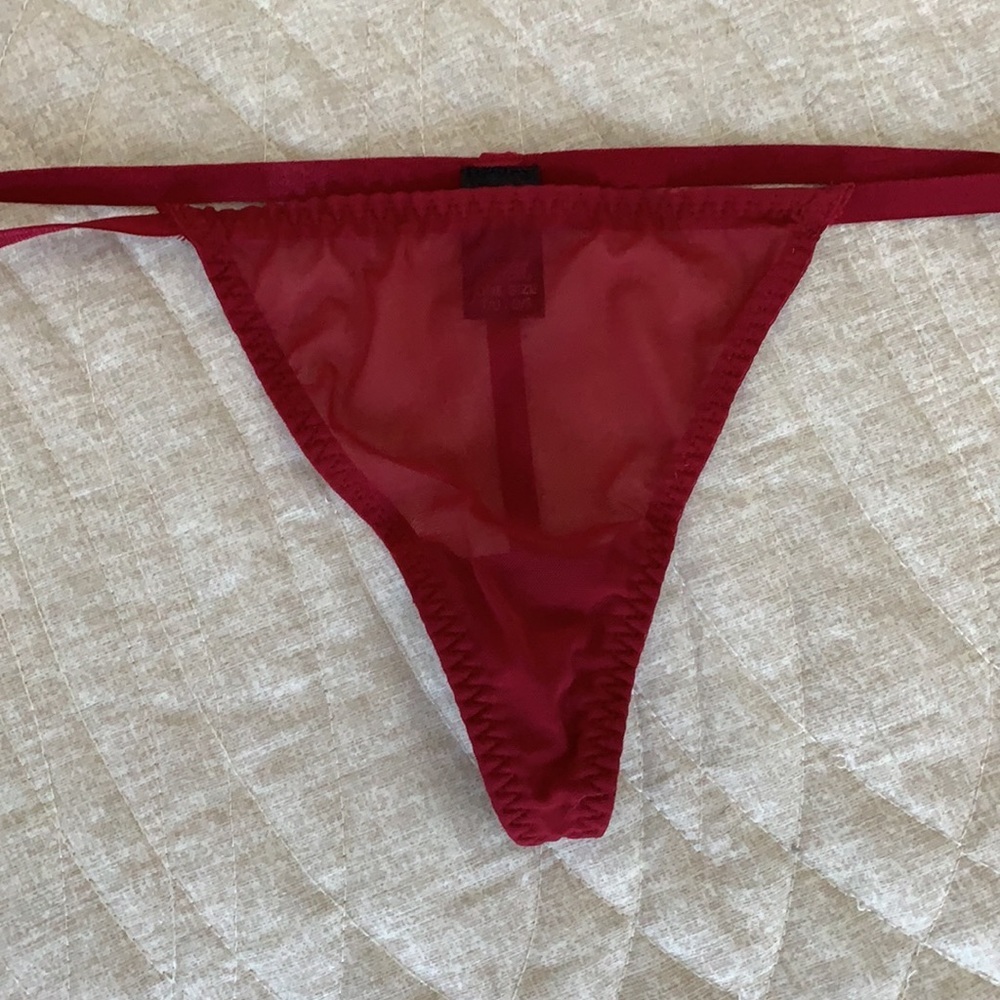 One Size Victoria's Secret Red Lace V-String Very Sexy Thong Lace Panty One Size
